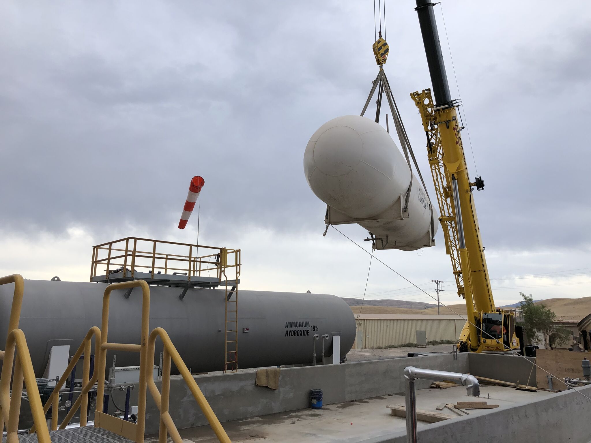 SNCR System Upgrade (2020) — Tank Lifting (5/6)