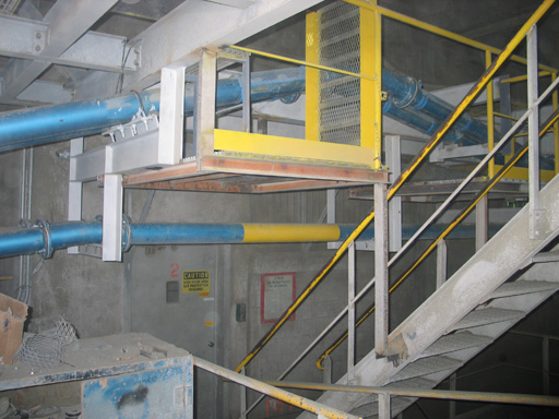 Installed hopper and discharge area