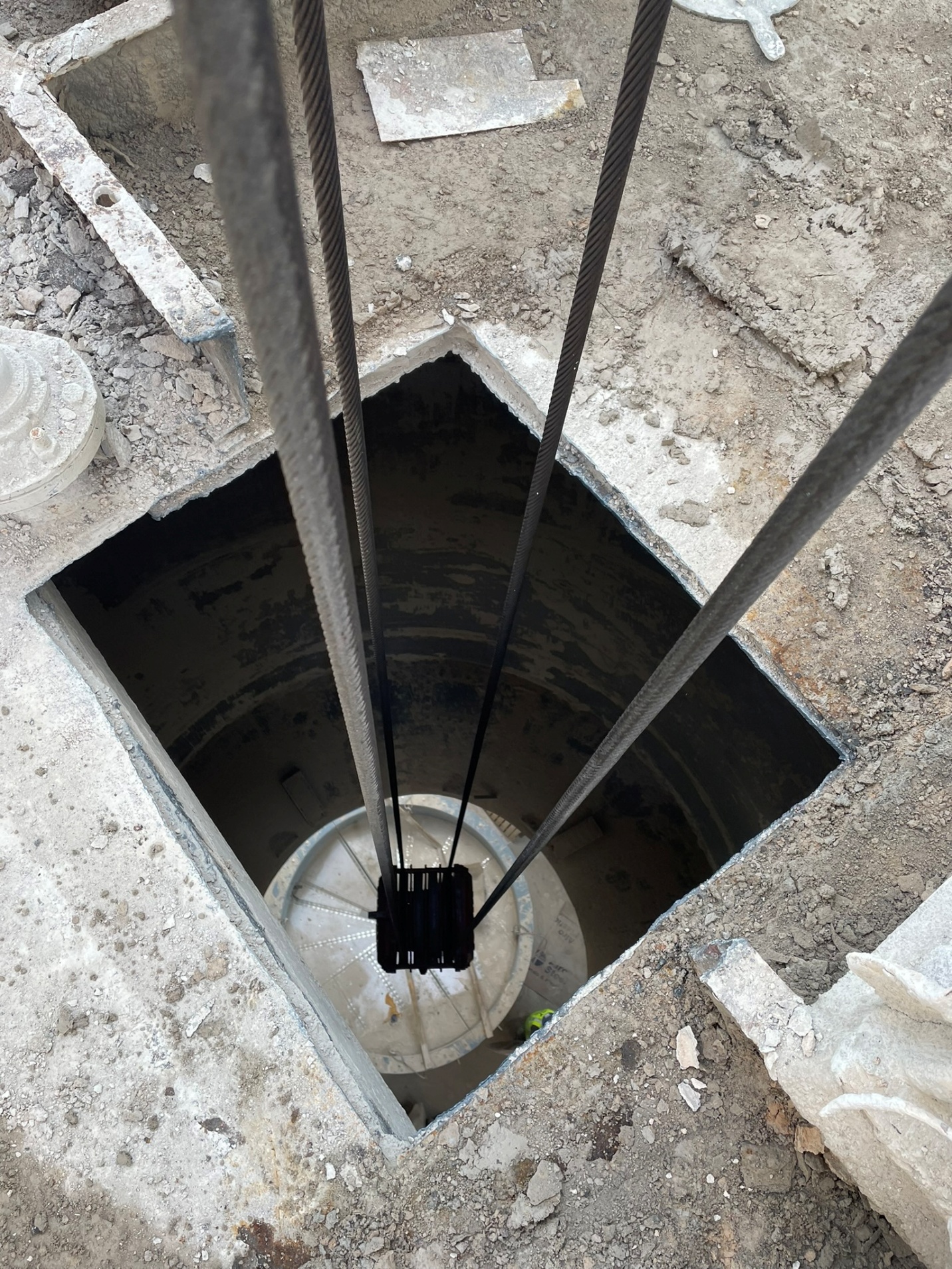 Kiln Feed System — Bin Opening And Rigging (1/18)